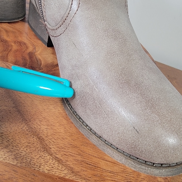 SO Stylish Taupe Ankle Boots Size 9 Vegan With Knit Accents - Picture 9 of 14